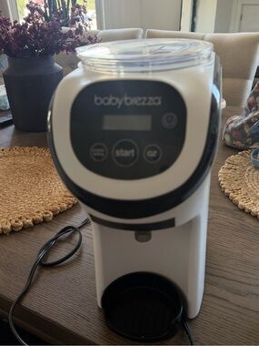 Baby Brezza White Kids Bottle Maker - White